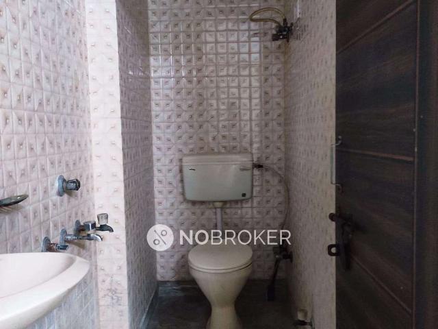 Flat for rent in New Ashok Nagar, Delhi