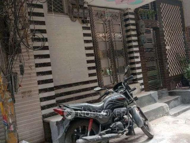 Flat for rent in East Delhi, Deri