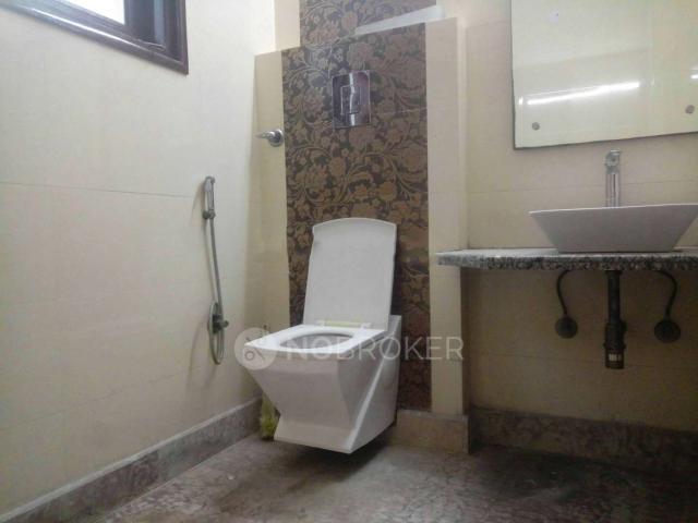 Flat for rent in North West Delhi, Deri