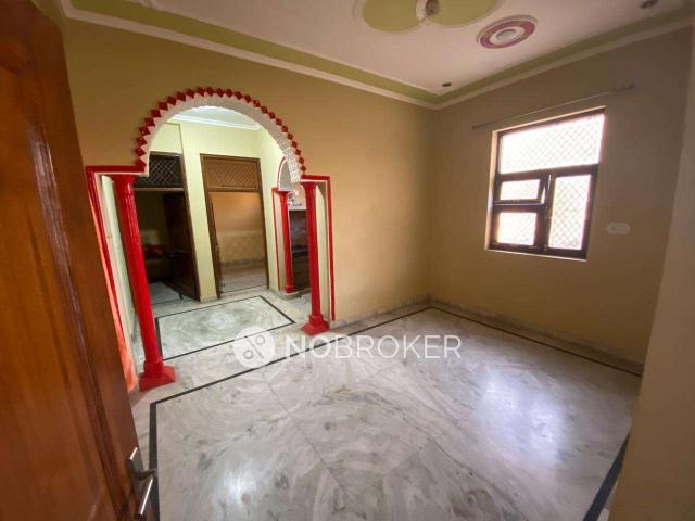 Flat for rent in Sector 44, Noida