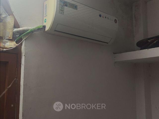 Flat for rent in South Delhi, Deri