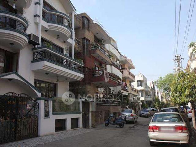 Flat for rent in Deri