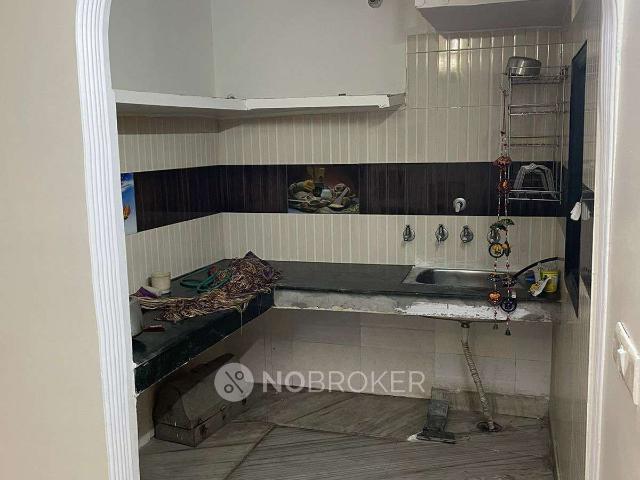 Flat for rent in West Delhi, Deri