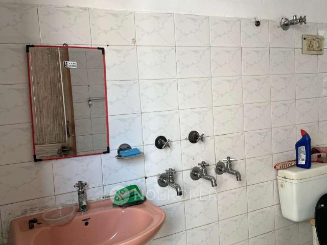 Flat for sale in West Delhi, Deri