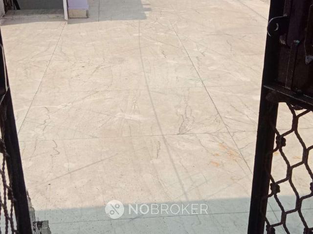 Flat for sale in North East Delhi, Deri