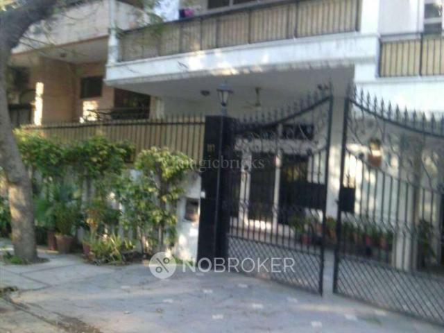 Flat for rent in South Delhi, Deri