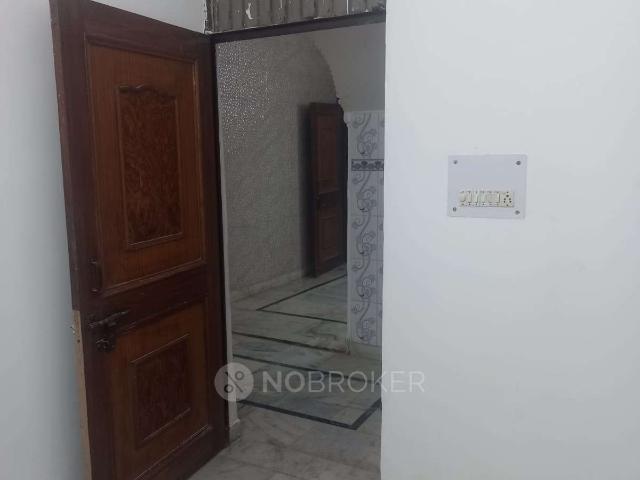 Flat for rent in West Delhi, Deri