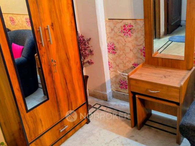 Flat for rent in Deri