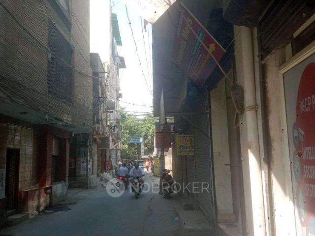 Flat for rent in West Delhi, Deri
