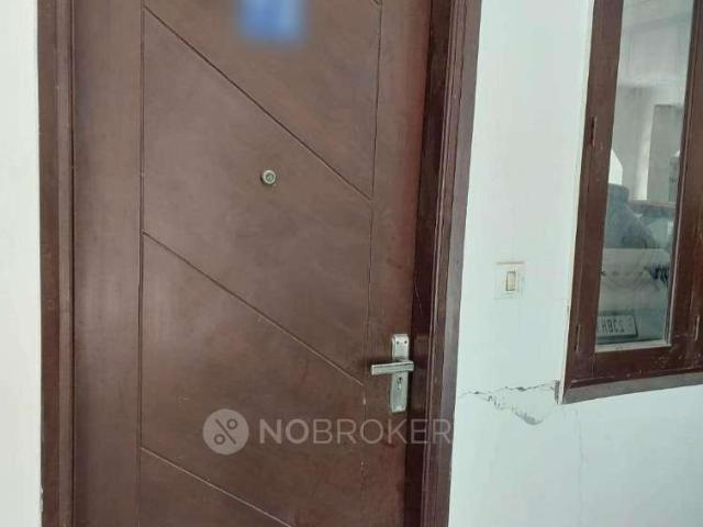 Flat for rent in South Delhi, Deri
