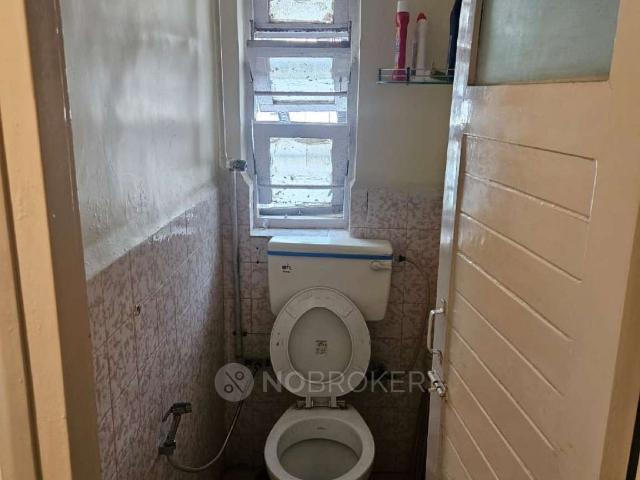 Flat for rent in Sunder Wadi, Mumbai
