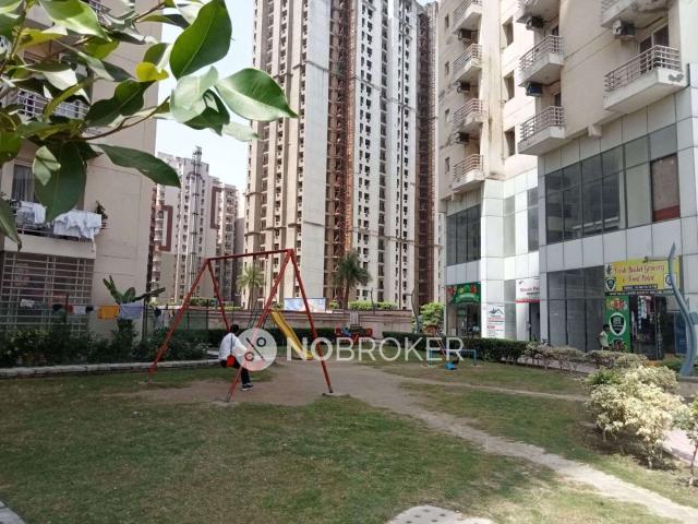 Flat for rent in Garhi, Noida