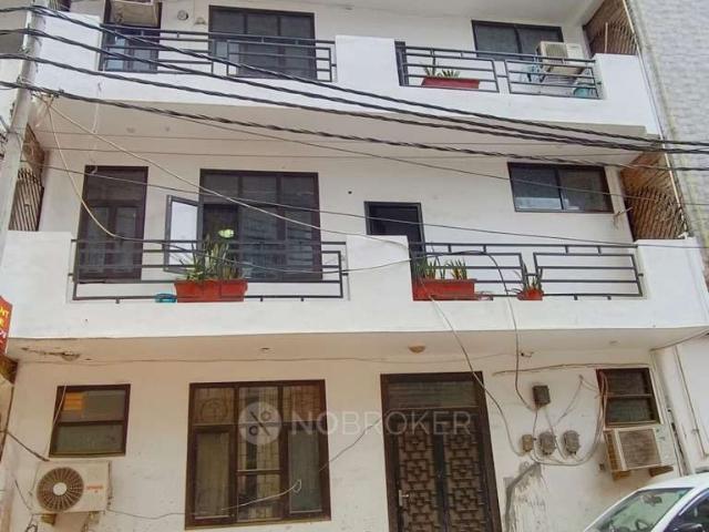 Flat for rent in Deri