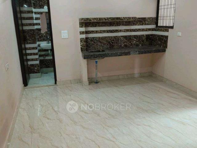 Flat for rent in Deri