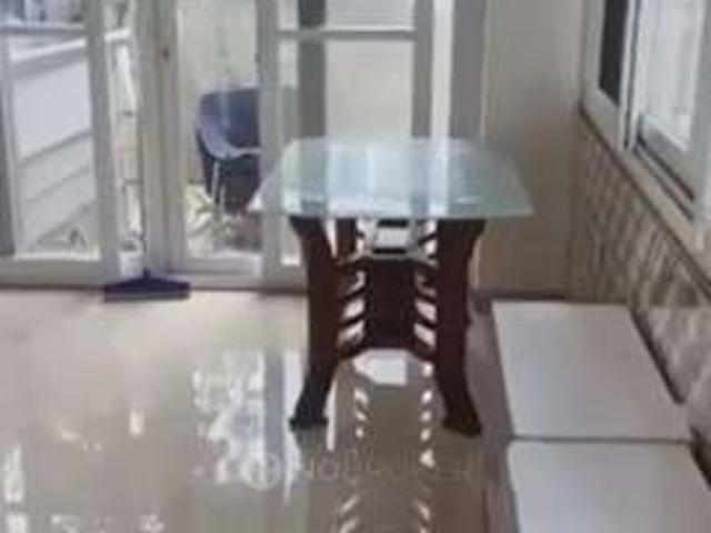 Property for rent in Deri