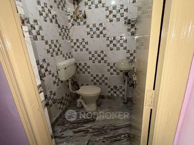 Property for rent in Deri