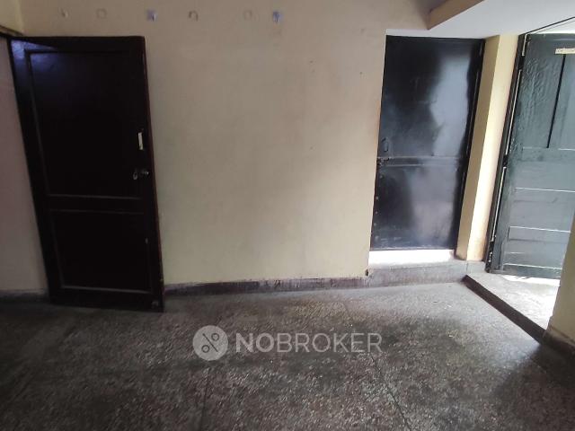 Property for rent in Deri
