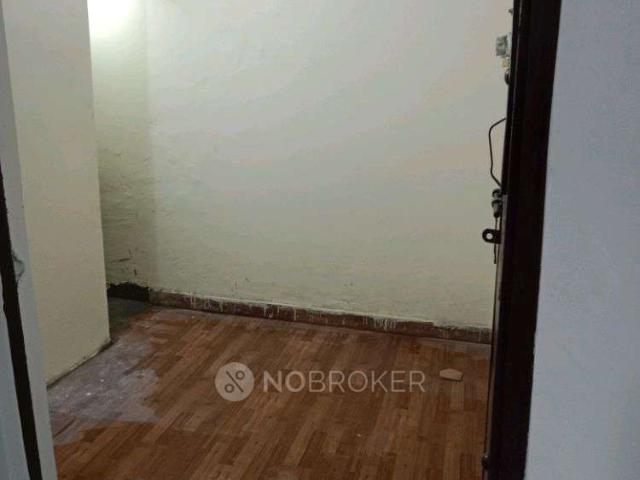 Property for rent in East Delhi, Deri