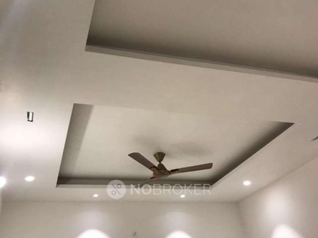 Property for rent in Deri
