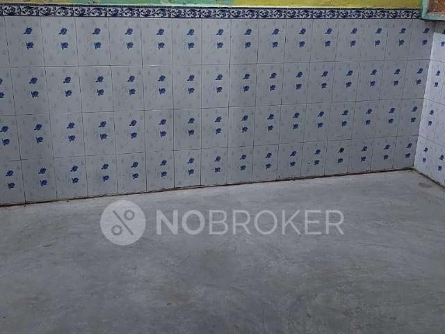 Property for rent in Deri
