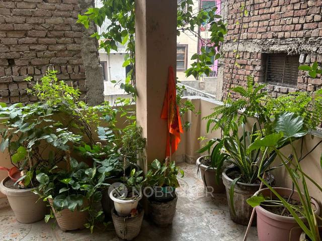 Property for rent in West Delhi, Deri