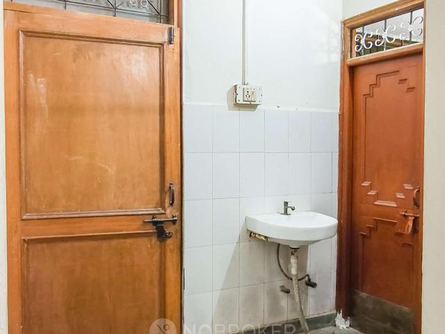 Property for rent in South Delhi, Deri