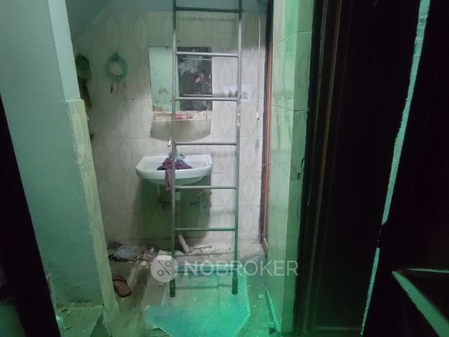 Property for rent in North West Delhi, Deri