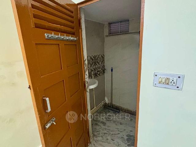 Property for rent in Deri