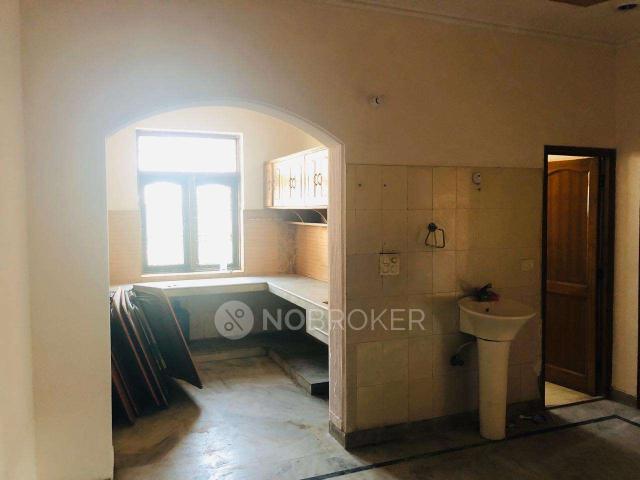 Property for rent in Hariana