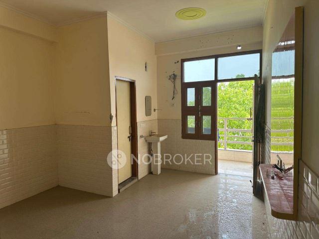Property for rent in Hariana