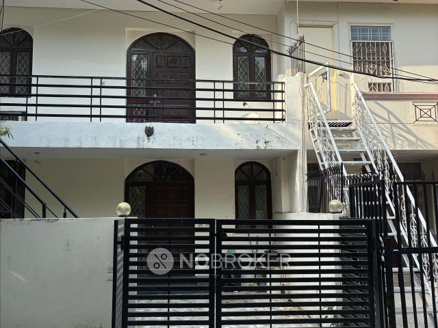 Property for rent in Hariana