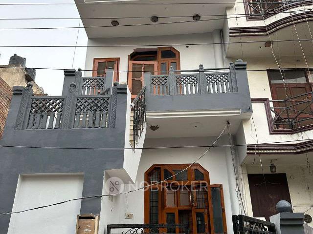 Property for rent in Hariana