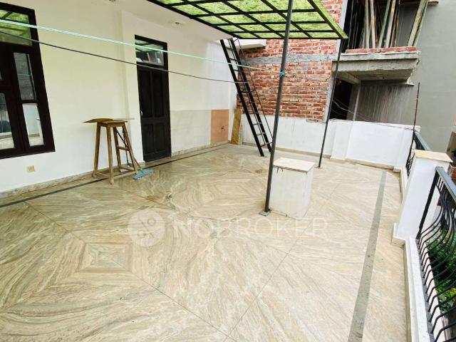 Property for rent in Hariana