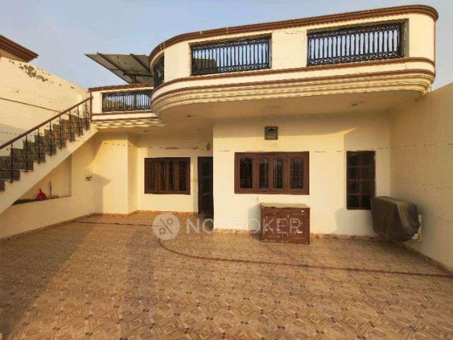 Property for rent in Hariana