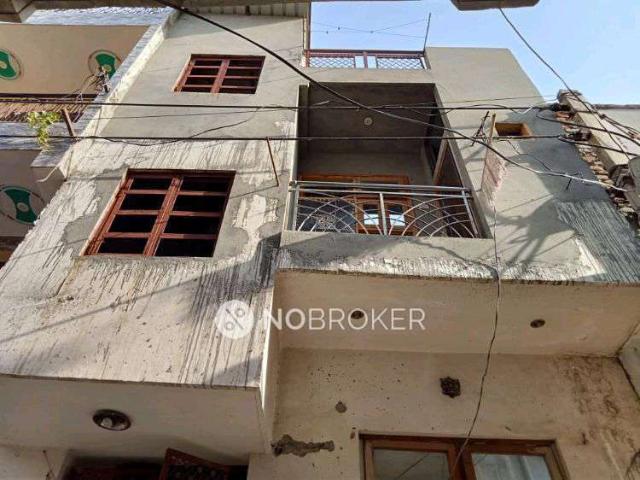 House for sale in Hariana