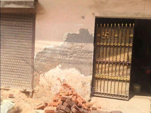 House for sale in North West Delhi, Deri