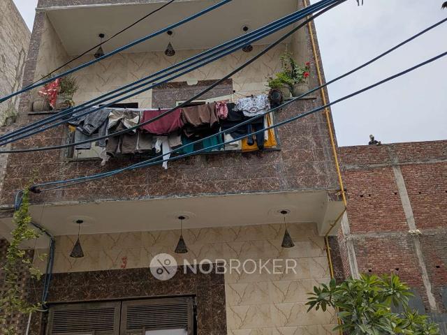 House for sale in North Delhi, Deri