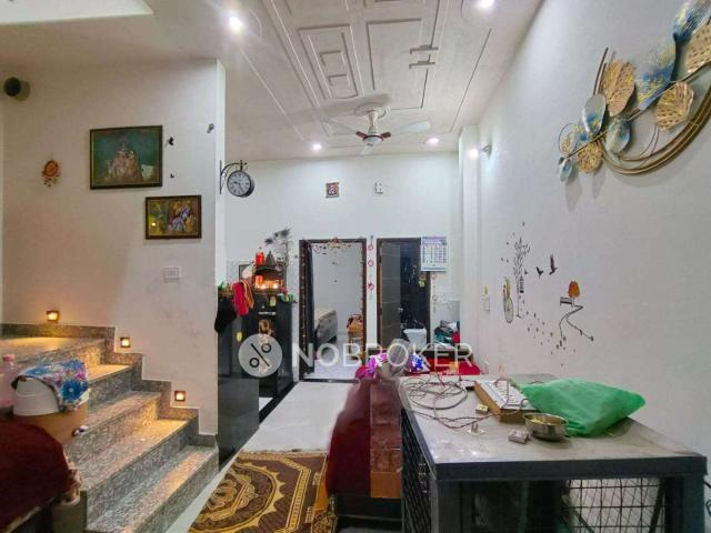 House for sale in Hariana