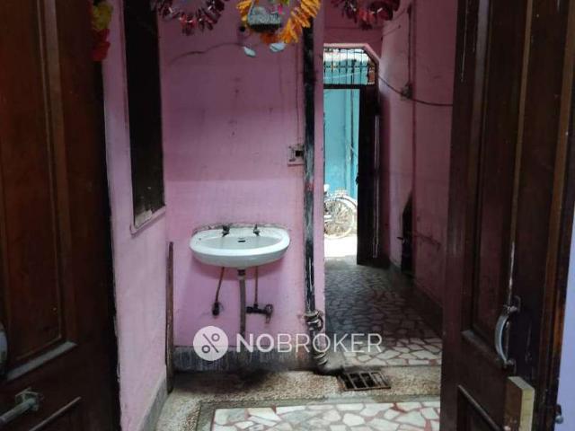 House for sale in North West Delhi, Deri