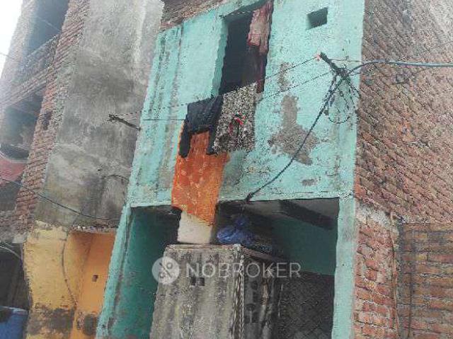 House for sale in North West Delhi, Deri