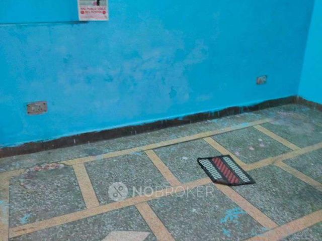 House for sale in North East Delhi, Deri