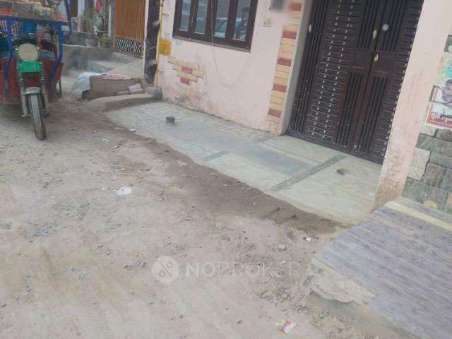 House for sale in West Delhi, Deri