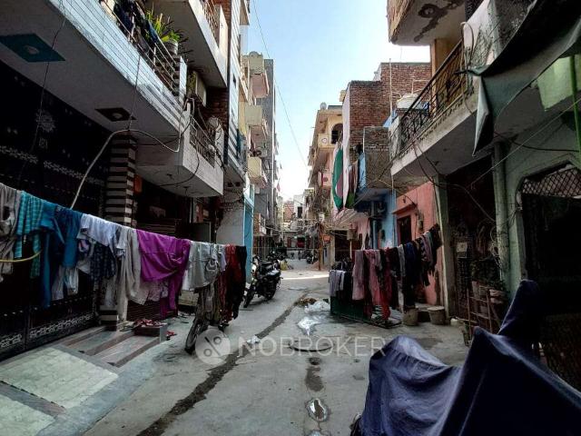 House for sale in West Delhi, Deri