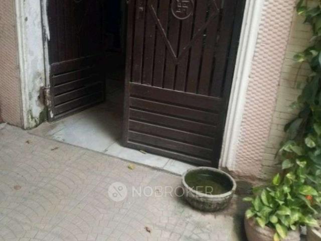 House for sale in Hariana