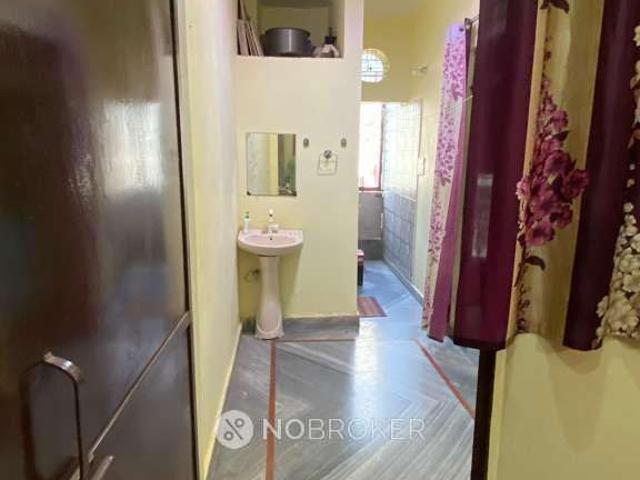 House for sale in North West Delhi, Deri