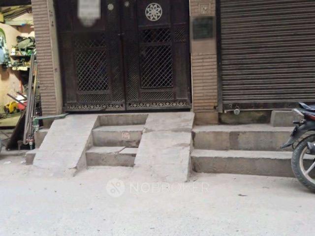 House for sale in South West Delhi, Deri