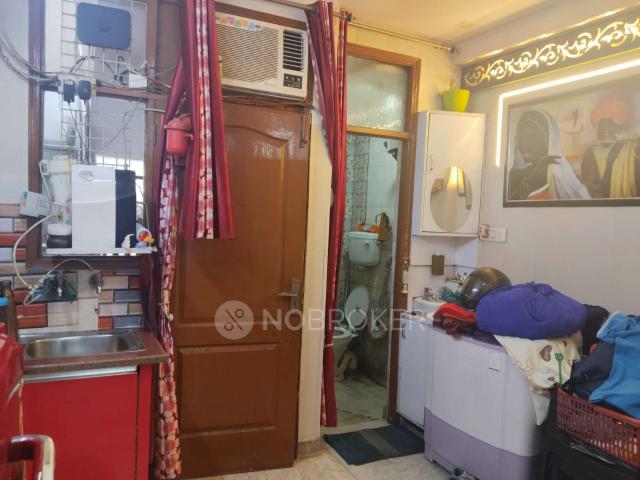 House for sale in North West Delhi, Deri