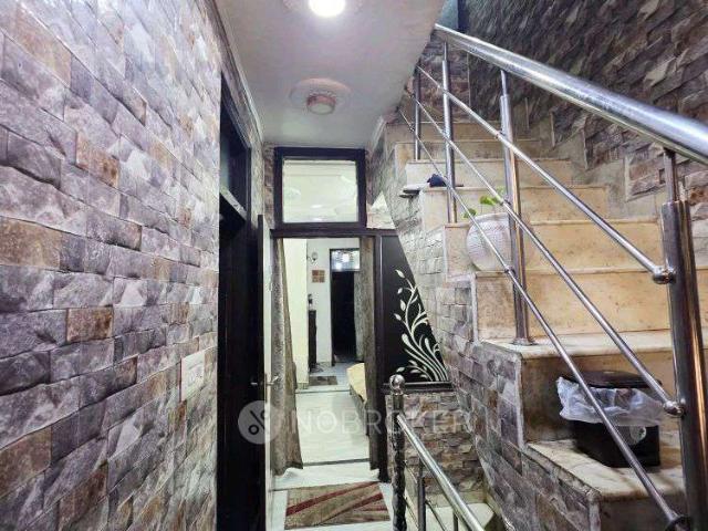 House for sale in North Delhi, Deri