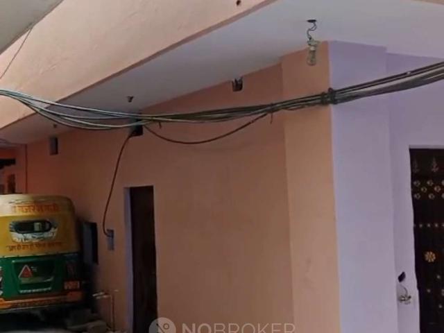 House for sale in North West Delhi, Deri