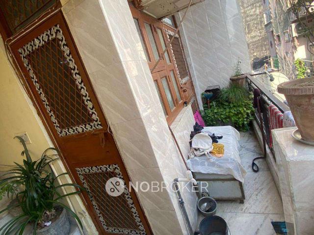House for sale in West Delhi, Deri